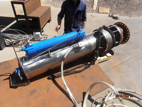 Description: Description: http://www.silvercrestsubmarines.co.uk/images/SMEmotor-pumpsetwithheatexchanger.JPG